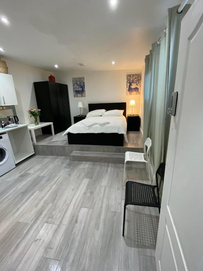 Charming Studio Apartment In ロンドン エクステリア 写真